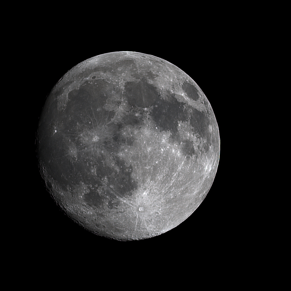 Night 1 result as posted: 6 raw stills, RL40 deconvolution, toned in darktable